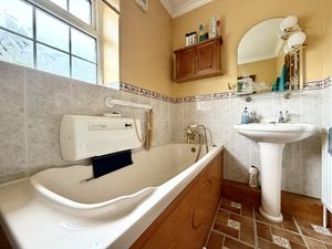 Family Bathroom- click for photo gallery